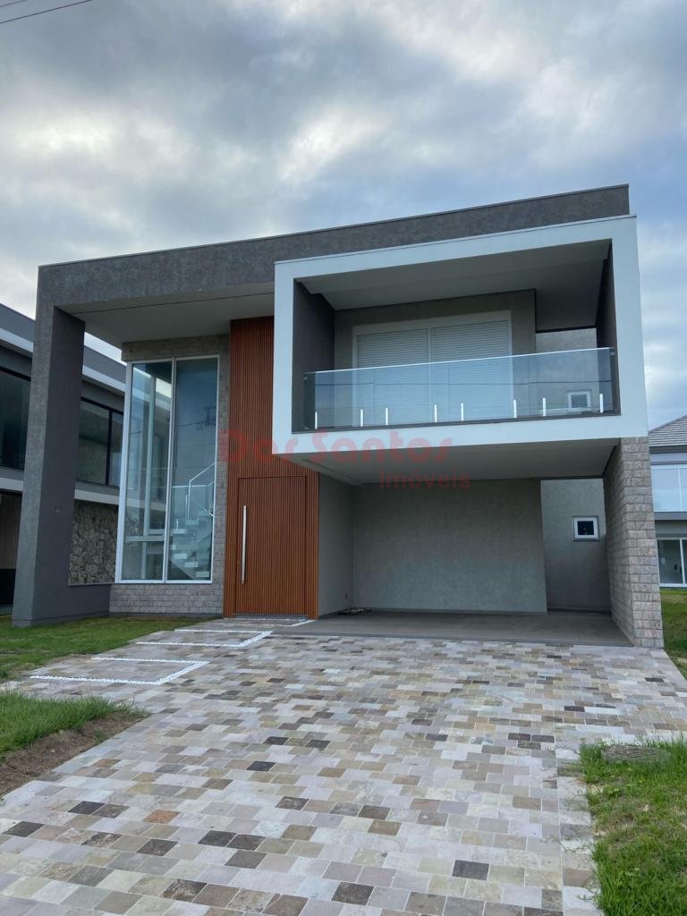 Sobrado 4 Dormitórios